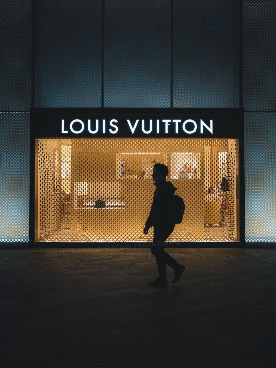 Bridging Online and Offline Retail Marketing for Better Customer Engagement